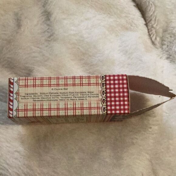 New Mary Engelbreit Cranberry Bath Soap Scottie Dog Christmas - Picture 4 of 6